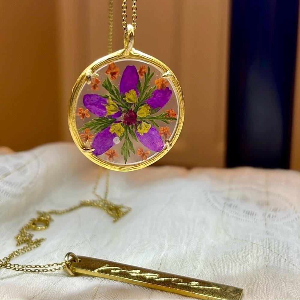 Pressed Flower Necklace (Catherine Weitzman) with bonus Peace Pendent